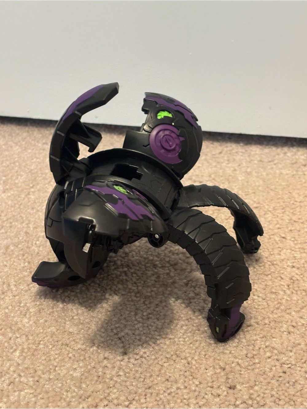 Bakugan Jumbo Darkus Nillius  Black Purple Transforming Toy Figure